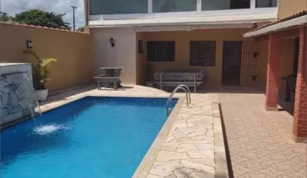 CASA EM LOTE INTEIRO COM PISCINA - LADO PRAIA BOPIRANGA ITANHAEM/SP