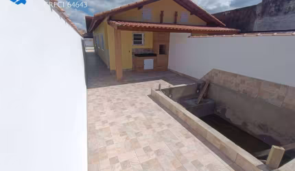 CASA NOVA 2 QUARTOS PISCINA E ÁREA GOURMET LADO PRAIA ITANHAÉM SP