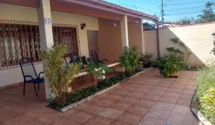 CASA COM AMPLO QUINTAL E 3 QUARTOS NA PRAIA DOS SONHOS - ITANHAÉM/SP