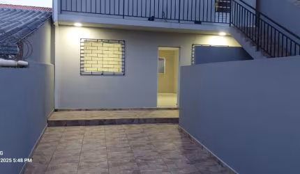 Linda casa semi nova Bairro Uberaba Ctba - Pr.