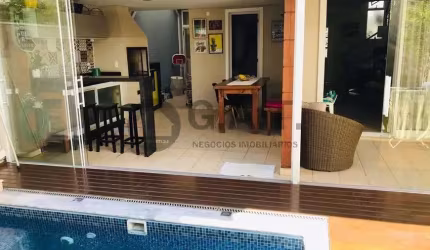 CASA EM CONDOMÍNIO À VENDA NO VILLA CAMPOLIM- SOROCABA/SP