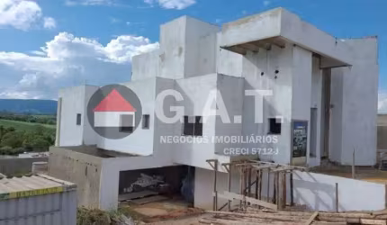 CASA EM CONDOMÍNIO À VENDA NO VILLAGE IPANEMA I - ARAÇOIABA DA SERRA/SP