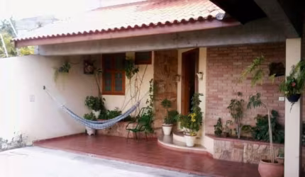 CASA À VENDA NO PARQUE CAMPOLIM - VOTORANTIM/SP