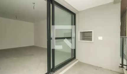 Apto novo com 2 suítes e sacada com churrasqueira