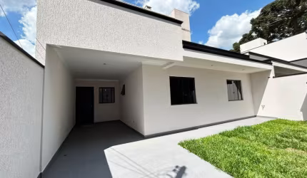 Casa no Parque da Fonte, com 03 quartos.