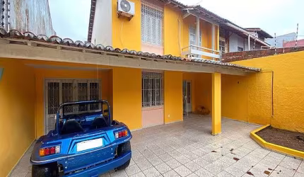 Casa à Venda - Lagoa Nova - Natal/RN