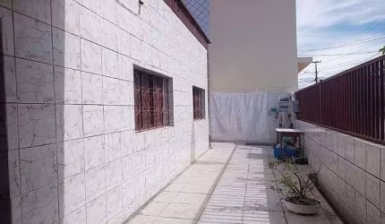 Casa à Venda - Candelária - Natal/RN