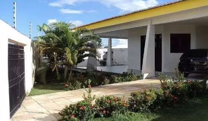 Casa à Venda - Candelária - Natal/RN