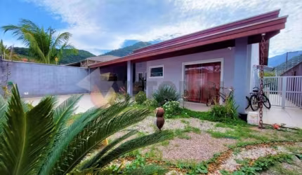 Casa à venda, 180 m²  com 3 dormitórios com suíte máster com hidromassagem - Cidade Jardim - Caraguatatuba/SP