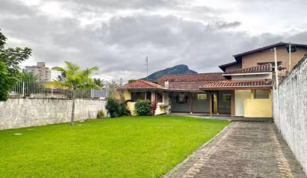 Casa com 3 quartos, 131 m², à venda  Jardim Primavera - Caraguatatuba/SP