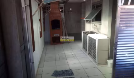 Sobrado de Cond 2 dorms, vaga pra carro e moto