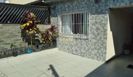 Oportunidade: Casa Térrea Reformada com 2 Suítes e 2 vagas