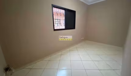 Sobrado com 3 dorms, Vila Valença, SV - R$ 750 mil
