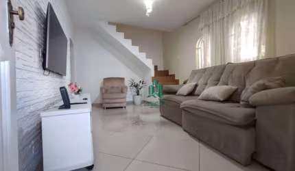 Lindo Sobrado de esquina com 170mt² - 3 dorm. /2 Banheiros e 3 Vagas