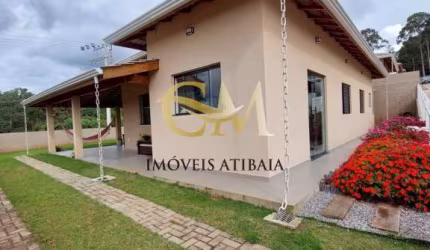 Casa em condomínio na cidade de Atibaia