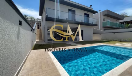 Linda casa em condomínio em Atibaia