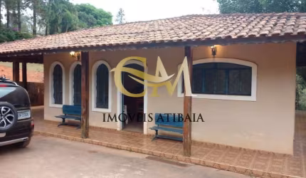 Chácara com terreno amplo em Atibaia