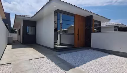 Casa Alto Padrão com 03 Quartos (sendo 1 suíte) Bairro Nova Palhoça