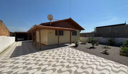 Casa de Praia com Piscina - Praia do Pontal em Palhoça/SC
