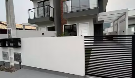 Sobrado Alto Padrão de 2 Suítes com Jacuzzi em Forquilhas, São José/SC!
