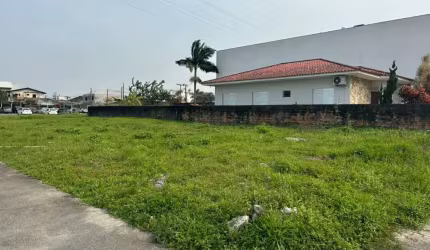 Amplo Terreno de Esquina com 568m² no Pagani em Palhoça/SC: Viabilidade 12 Pavimentos!