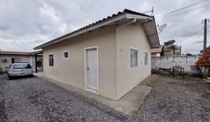 Casa com Edicula - Bairro Aririu em Palhoça/SC