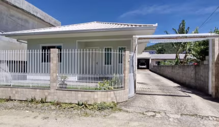 Linda Casa de 3 Quartos (1 Suíte) com Edícula Gourmet na Guarda do Cubatão em Palhoça/SC!