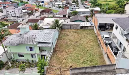 Excelente Terreno com 300m² no Passa Vinte em Palhoça/SC: PODE FINANCIAR!