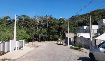Excelente Terreno com 250m² no Alto de Potecas em São José/SC: PODE FINANCIAR!
