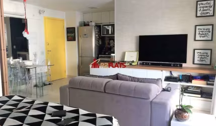 Flat com ótimo preço no bairro Campo Belo. Confira!