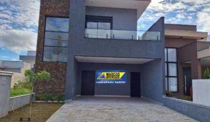 SOBRADO LUXUOSO, 3 SUÍTES, SENDO UMA MASTER, PISCINA.