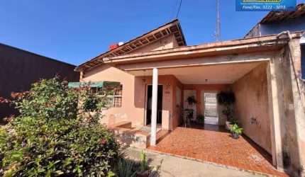 Casa próxima dos shoppings da Afonso Vergueiro e das escolas da Eugenio Salerno em Sorocaba