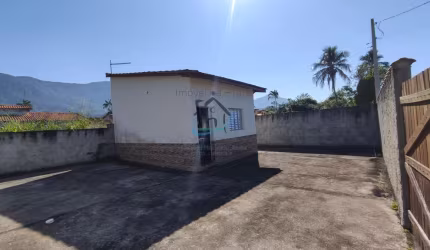 Casa para Venda em Caraguatatuba, Getuba, 1 dormitório, 1 banheiro, 5 vagas