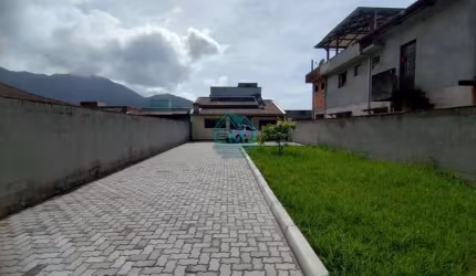 Casa para Venda em Caraguatatuba, Massaguaçu, 1 dormitório, 1 banheiro, 5 vagas