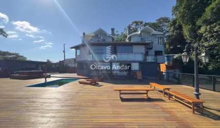 Casa à Venda com 4 quartos, 5 banheiros, 4 vagas e 400m² por R$ 7.900.000