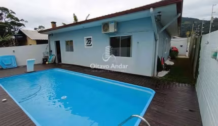 Casa 3 Quartos com Piscina - Fundos