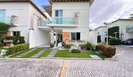 Casa duplex no Condomínio Monte Olimpo I