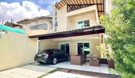 Casa duplex na Cidade dos Funcionários (Porteira Fechada).