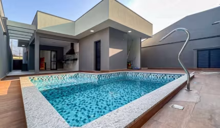 Casa Térrea c/ Piscina Condomínio Fechado em Caçapava
