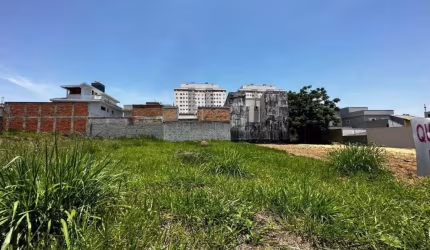 Terreno Plano no Villa Branca / 250m² / 10x25 / Ótima localização!