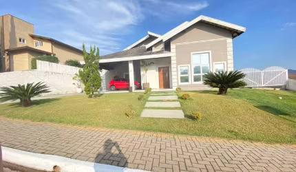 Casa Terrea 3 dorms- Terreno 1.100 m²