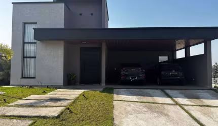 Maravilhosa Casa Térrea Condomínio Verana