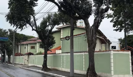 Sobrado 3 dorms Suíte Condomínio Fechado Próximo Shopping