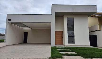 Casa Térrea com piscina e 3 suítes no Terras do Vale