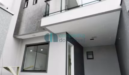 Sobrado com 3 Quartos no Xaxim