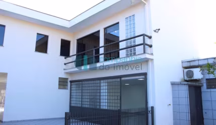 Casa com 3 quartos 399m² averbados.