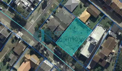 Terreno com 634m², com testada de 20 metros.