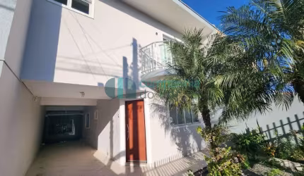 Amplo sobrado à Venda, Cajuru 257m²