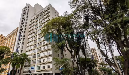 Amplo apartamento no Batel