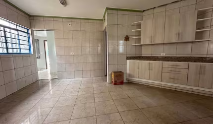 Casa com 3 quartos, sendo 1 suíte no bairro São Gabriel II